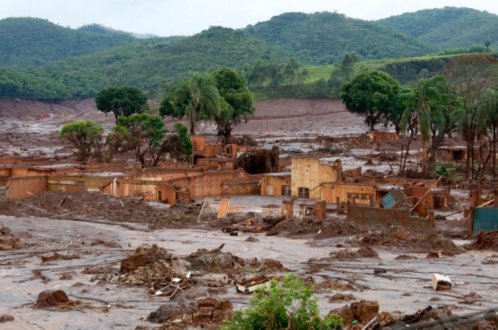 Bento Rodrigues, povoado rural destruído em Mariana (MG). (Foto: Rogério Alves/TV Senado)